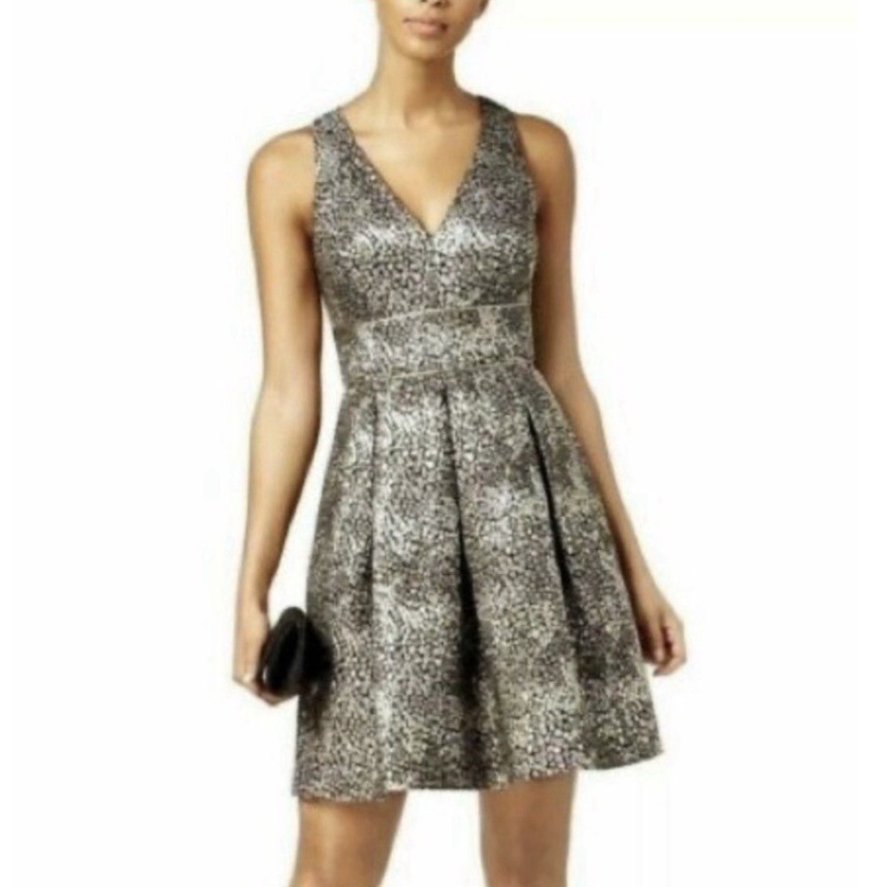 GUESS Sz 4 Metallic Black Gold Party Cocktail Dress V‎ Neck